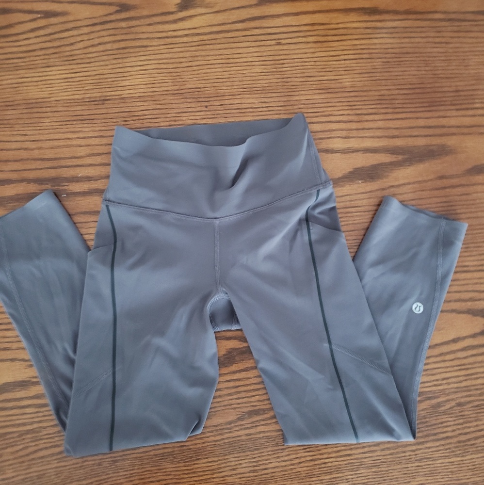 Lululemon cropped pant
